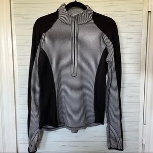 Lululemon half zip pullover. EUC.